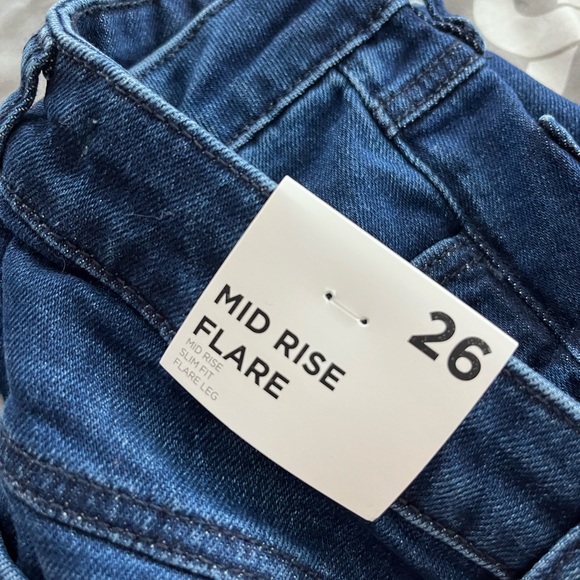 forever 21 mid-rise flare jeans - Picture 3 of 6